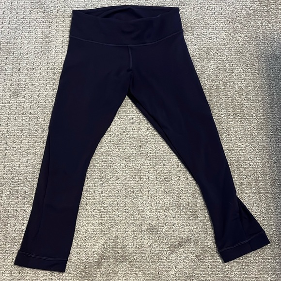 Lululemon Journey Crop Black grape colour - Picture 13 of 13